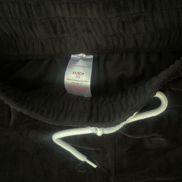 NO BOUNDARIES LUXE BLACK GLAM VELVETY SOFT CROPPED HOODIE JOGGER SET - Picture 6 of 8